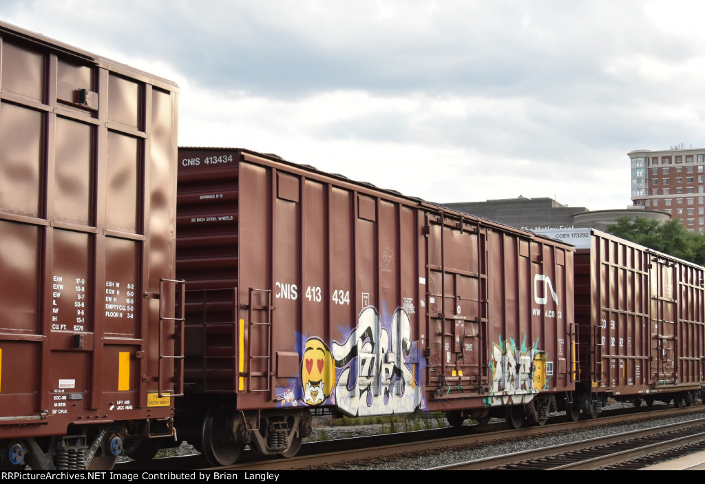 413434